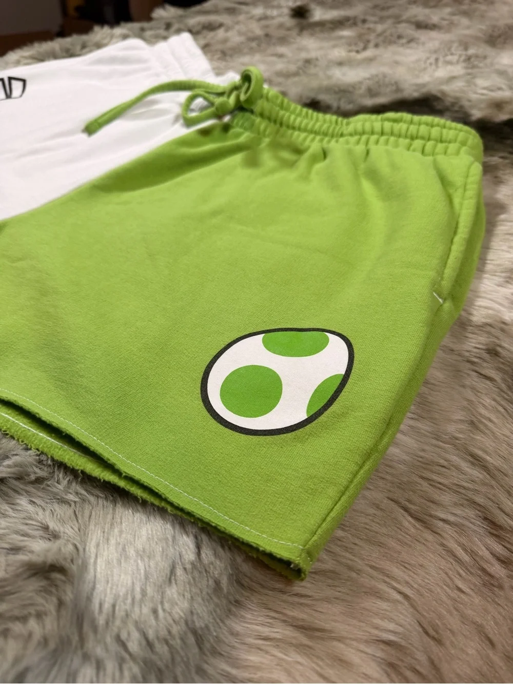 Universal Studio Super Nintendo Split-Panel Yoshi Egg Sweat Shorts - Adult 2XL